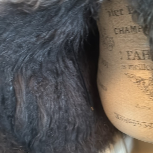 Lamb Fur Knitted Vest - Size Small/Medium - Picture 5 of 7